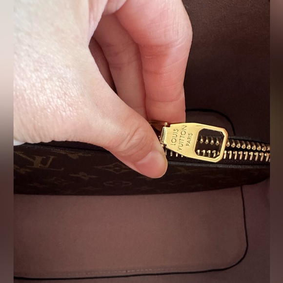 Louis Vuitton Neonoe - Picture 4 of 15